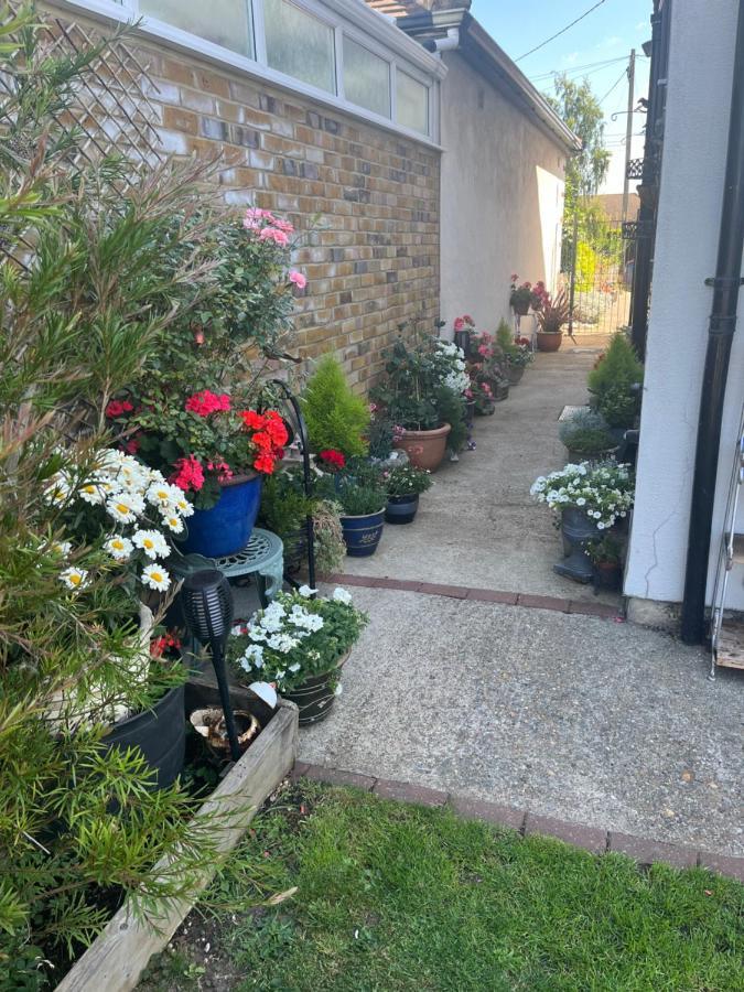 Southend Airport Bed & Breakfast Rochford Exterior foto